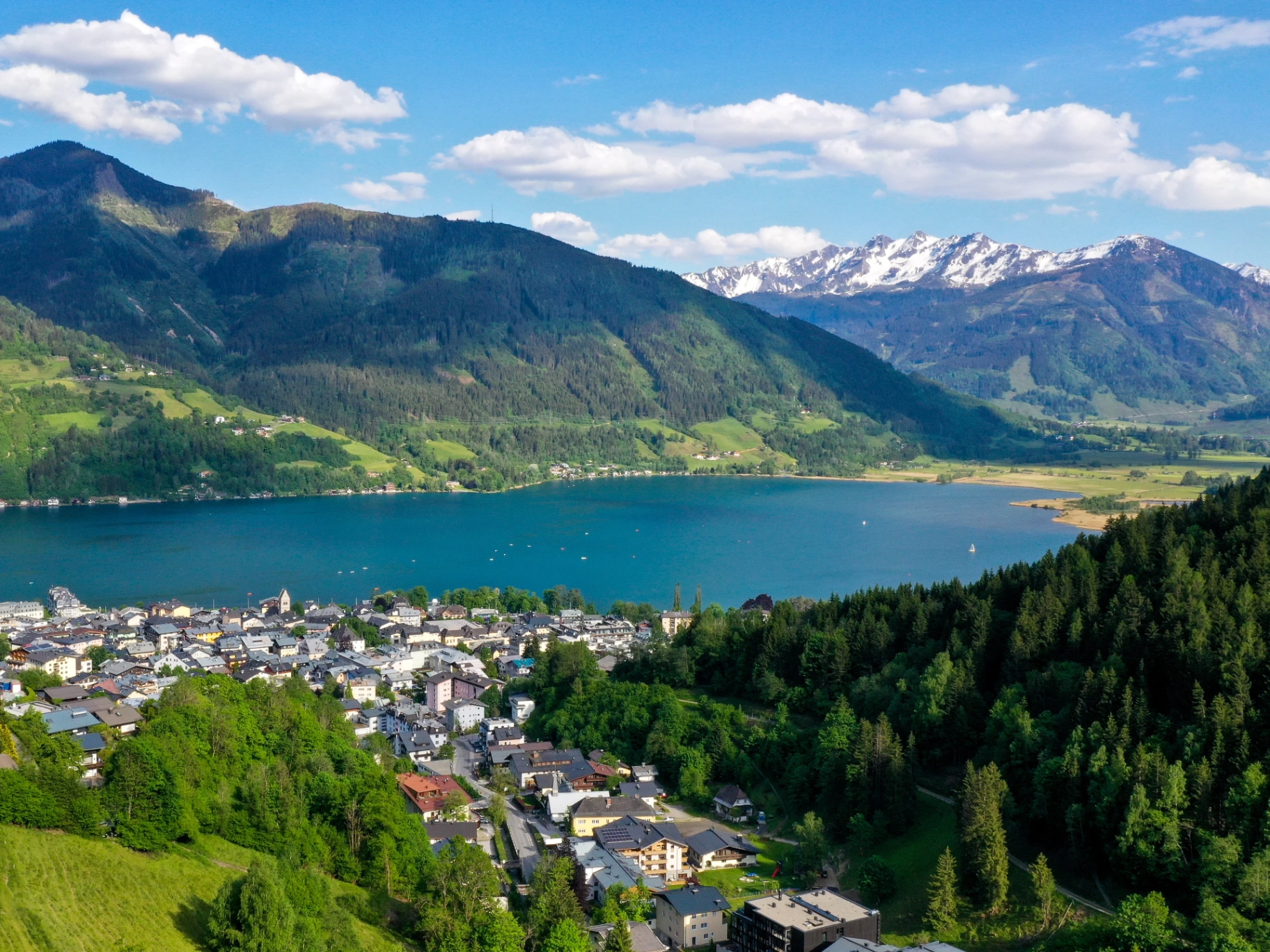 Panorama Zeller See mit alpinen Gipfeln